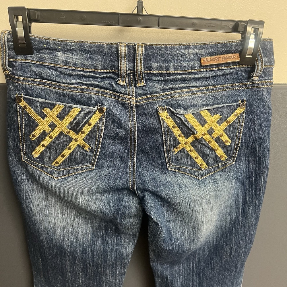 Almost Famous Distressed Bootcut Jean's Women's Size 7 With‎ Brown Stitches - Picture 2 of 8